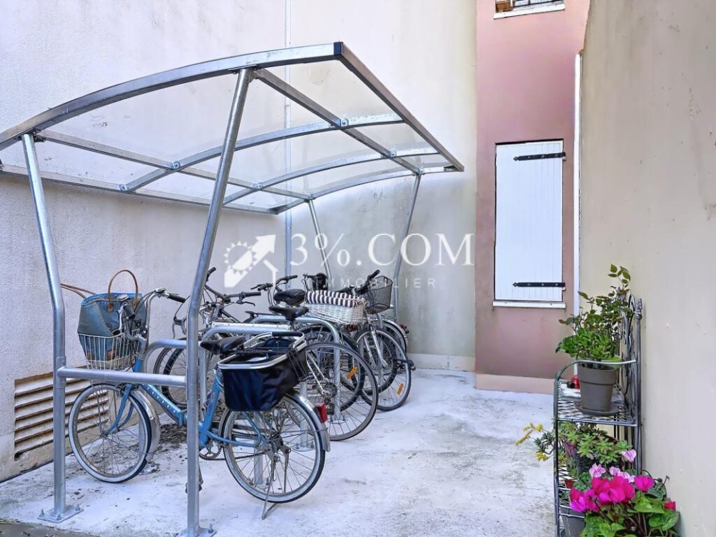 Appartement T2- belle vue sur le Port & les bateaux – parkin – 3 pièces – 1 chambre – 43 m²