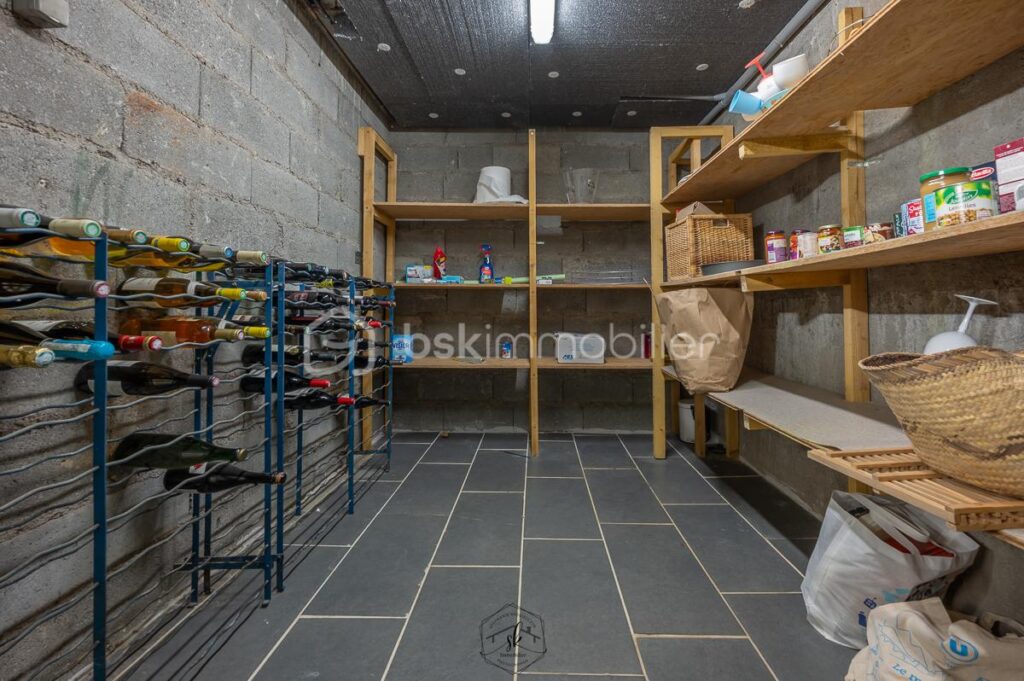 🏡 Maison 166 m² avec piscine et vue dégagée – Fèves – 8 pièces – 4 chambres – 166 m²