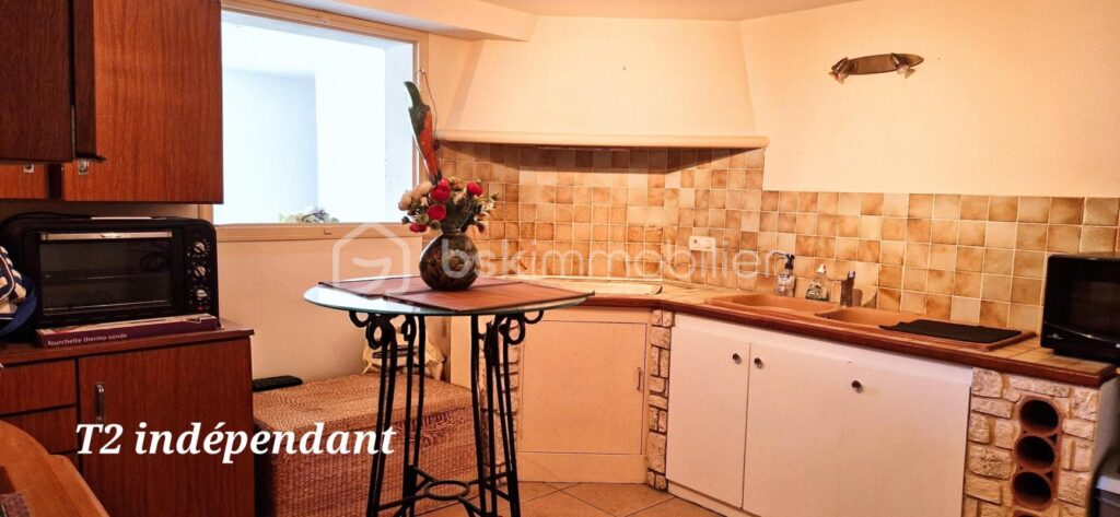 Maison familiale avec T2 indépendant, grands volumes, piscine et magnifique jardin – 5 mns de Dax – 6 pièces – 4 chambres – 200 m²