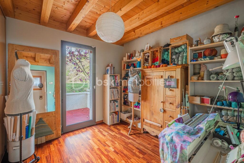 Chaleureuse Maison ossature bois 5 pièces de 153 m2 – 5 pièces – 4 chambres – 112 m²