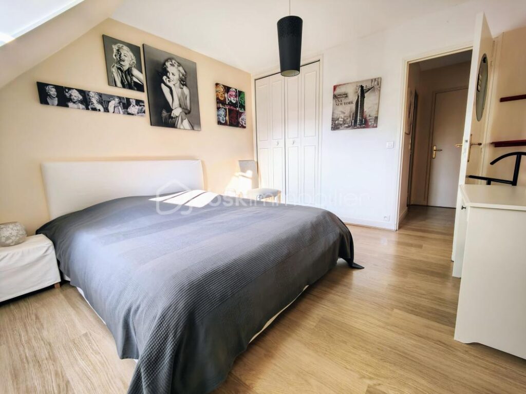 Au calme, grande maison familiale 6 ch av jardin clos arboré, terrasse et piscine couverte – 15 pièces – 6 chambres – 390 m²