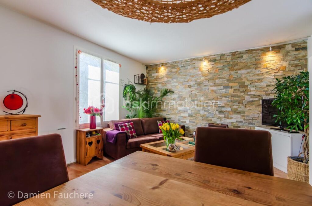 Aux JONCHERETTES ! Maison 75m², 3 Chambres, Parkings et JARDIN avec vue sur Forêt ! – 4 pièces – 3 chambres – 75 m²