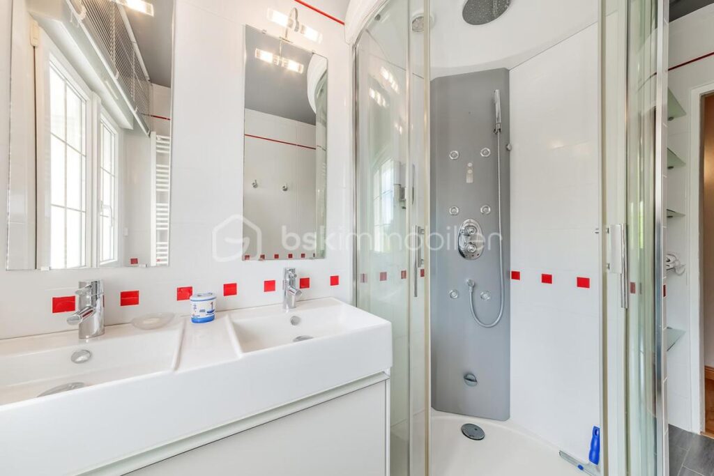 Maison d’exception de 200 m² avec piscine et domaine de 15 000 m² – Cadre naturel préservé – Le Mesnil-Roch (axe Rennes-Saint Malo) – 9 pièces – 5 chambres – 200 m²