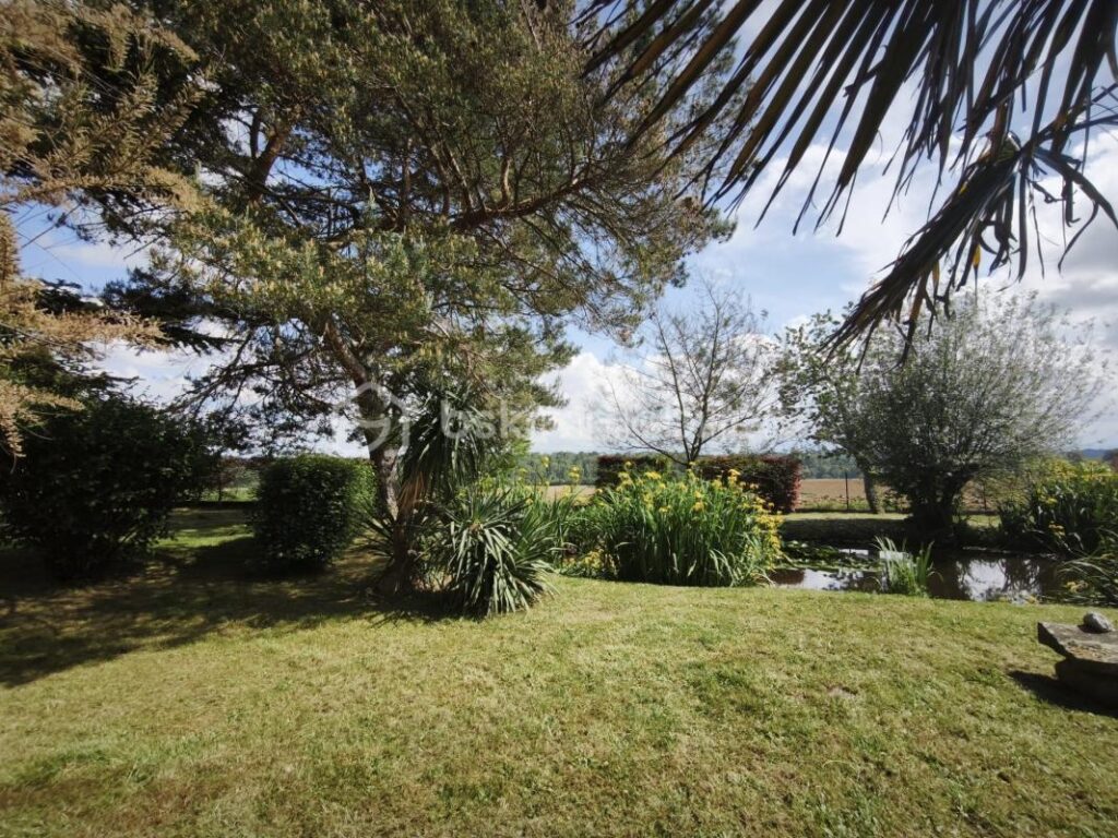 Charmant corps de ferme rénové – 6 pièces – 5 chambres – 205 m²