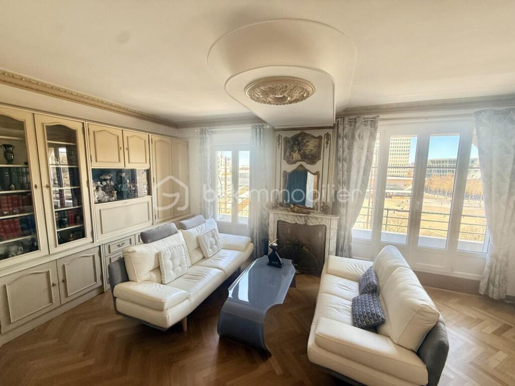 🏙️ Appartement 5 pièces – 86 m² – Centre-ville de Rennes VUE A 180° Au 6ᵉ étage avec ascenseur – 4 pièces – 2 chambres – 86 m²