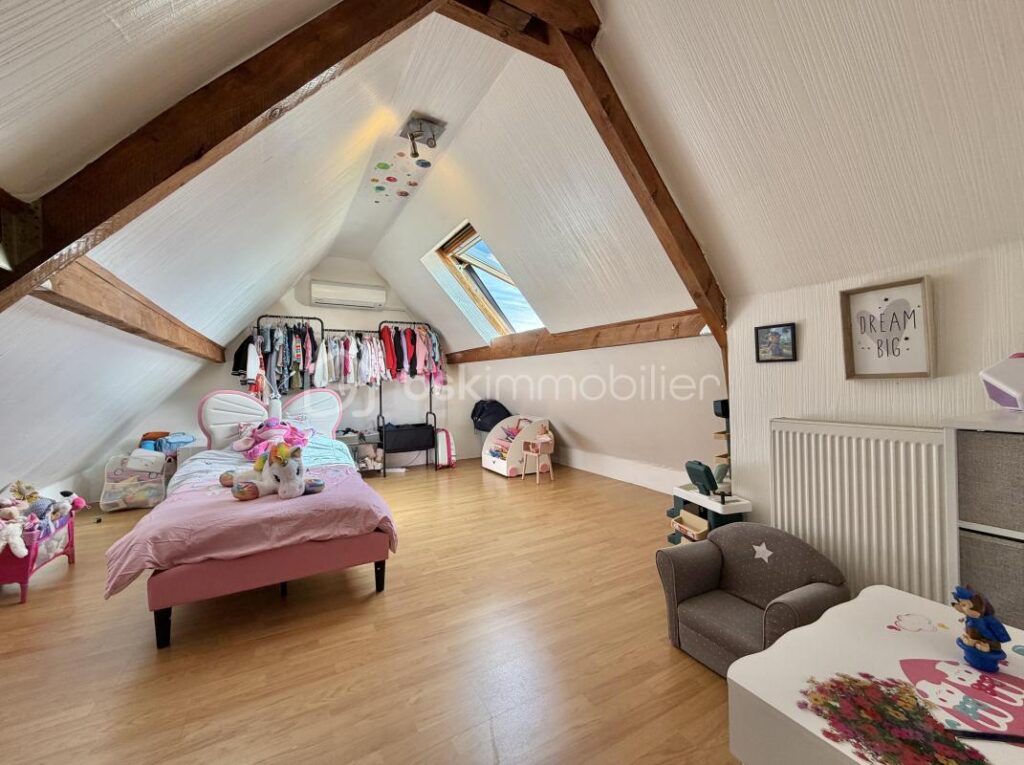 À vendre – Ensemble immobilier avec fort potentiel aux portes de Meaux, sur la commune de Poincy – 10 pièces – 8 chambres – 245 m²