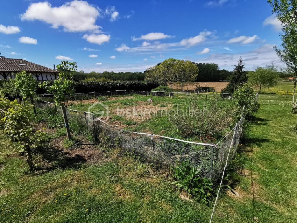 Grande maison familliale – propriété équestre – 6 pièces – 4 chambres – 128 m²