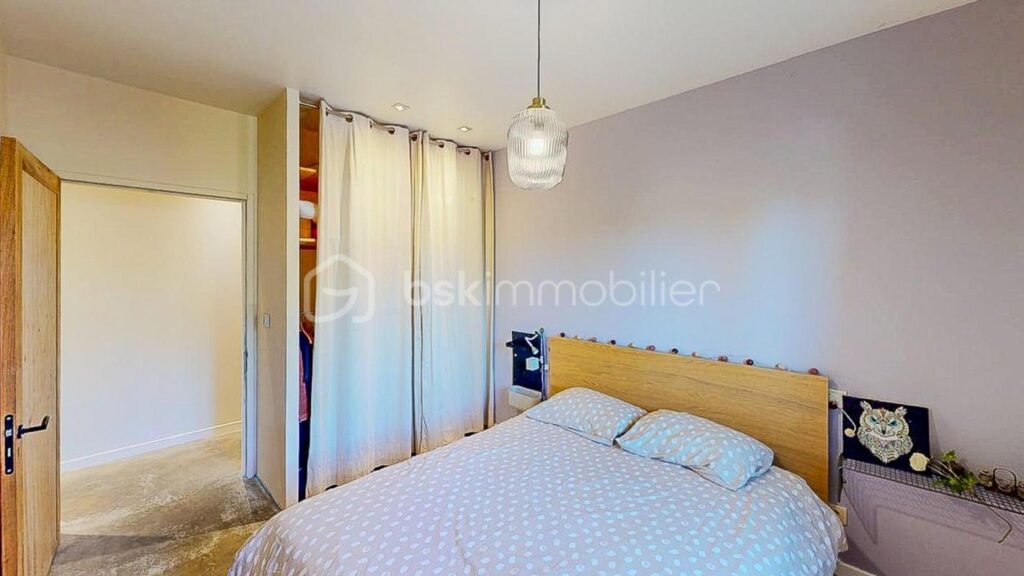 Maison de plain-pied de 2015 avec un T2 indépendant – 7 pièces – 4 chambres – 201 m²