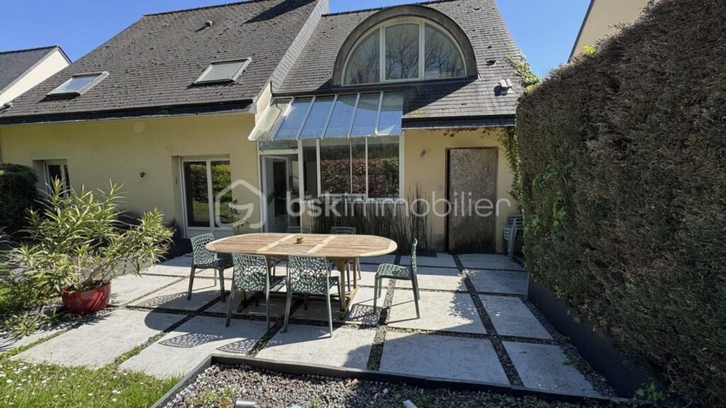 Très belle maison contemporaine familiale – 8 pièces – 175m2 – avec jardin – PACÉ – 8 pièces – 5 chambres – 175 m²