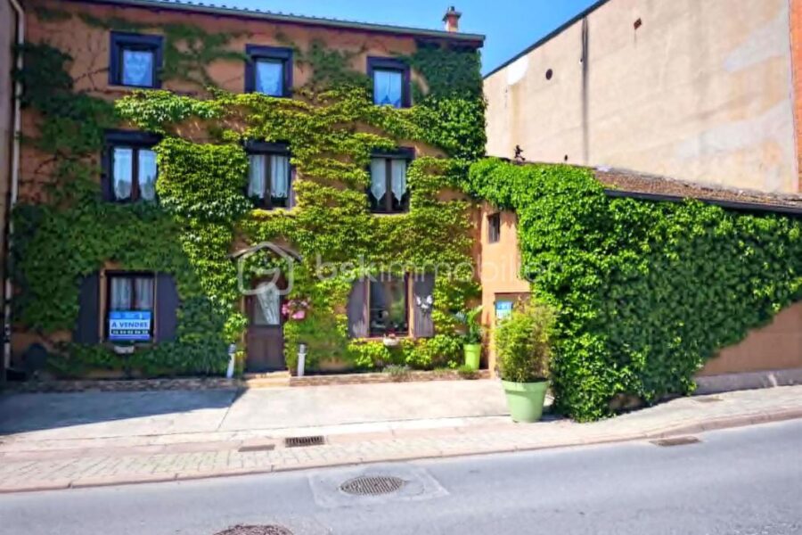 Maison à vendre à Sail sous couzan