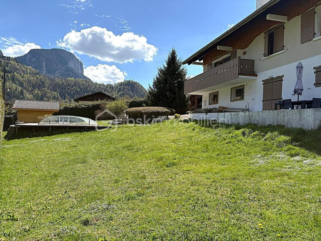 Invitation à l&rsquo;art de vivre au sein d&rsquo;un domaine entre ciel et montagnes ! – 7 pièces – 5 chambres – 134 m²