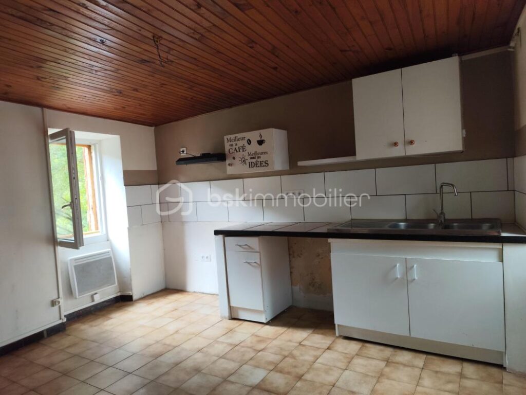 🏡 Maison de village 120 m² – Atypique & pleine de charme – Jardin intimiste 🌿 – 6 pièces – 3 chambres – 120 m²