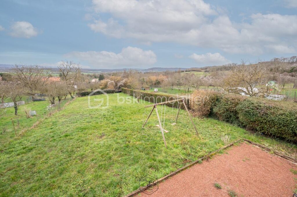 🏡 Maison 166 m² avec piscine et vue dégagée – Fèves – 8 pièces – 4 chambres – 166 m²