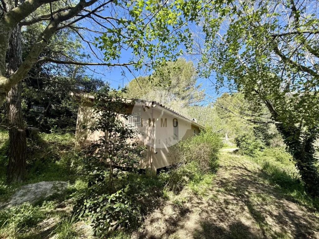 Lascours_Maison de type 3 91.08m² avec garage et dépendance sur 3000m² de terrain – 3 pièces – 2 chambres – 91 m²