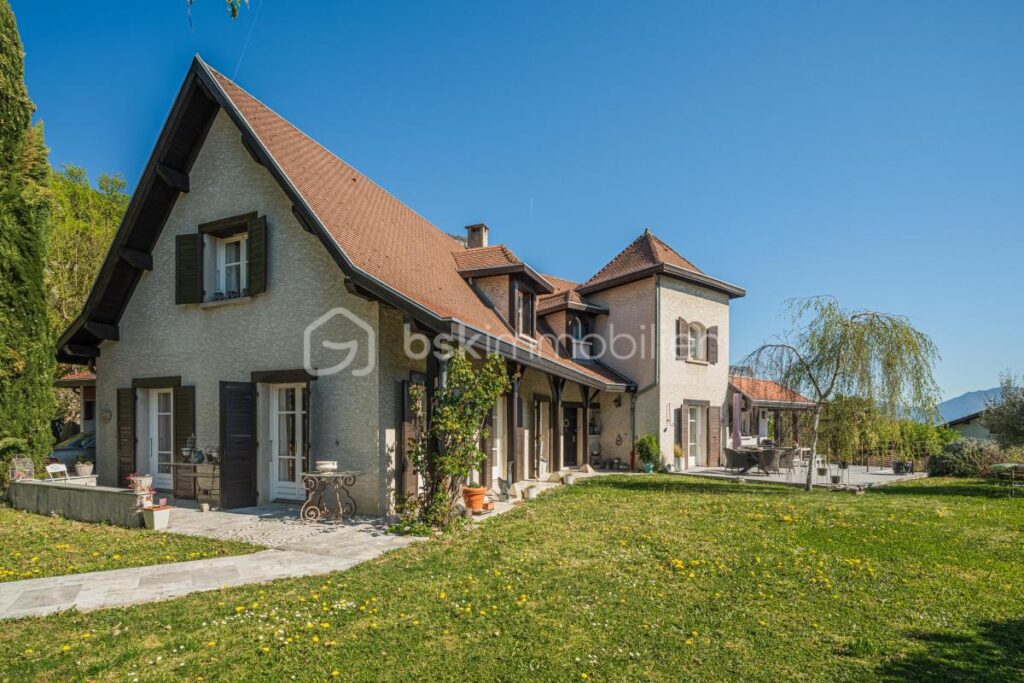 ***EXCLUSIVITÉ À BERNIN : LA VILLA FAMILIALE 7 PIECES PAR EXCELLENCE – ÉLÉGANCE & PANORAMA – 7 pièces – 4 chambres – 213 m²