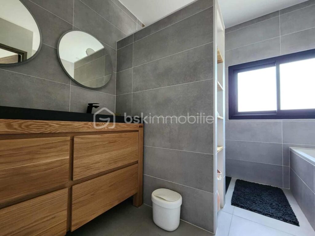 Splendide villa avec vue dominante – 5 pièces – 4 chambres – 171 m²