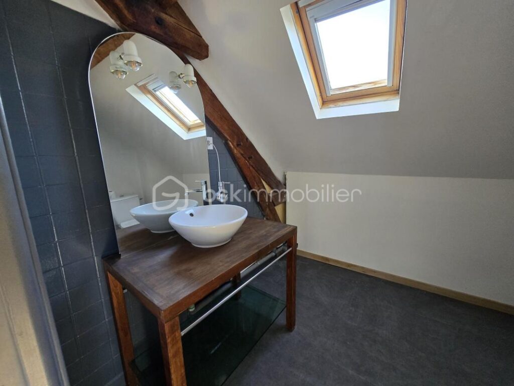 Magnifique Maison de village de 133m² à Saint Léger des Vignes – 6 pièces – 5 chambres – 133 m²