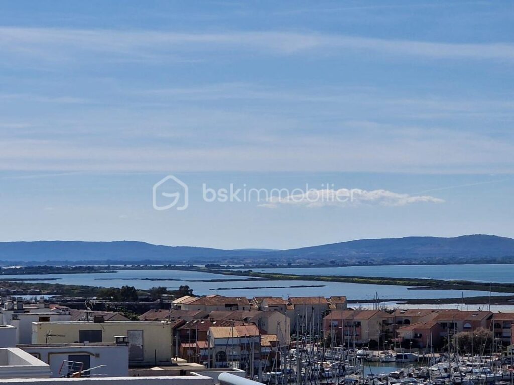 Appartement d&rsquo;exception au Port de CARNON-PLAGE – 3 pièces – 1 chambre – 64 m²