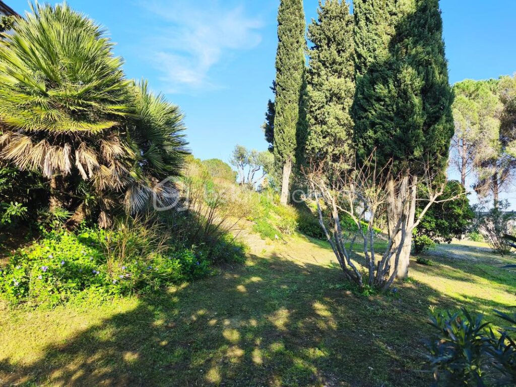 DOMAINE DE CHARME – 7 pièces – 6 chambres – 200 m²