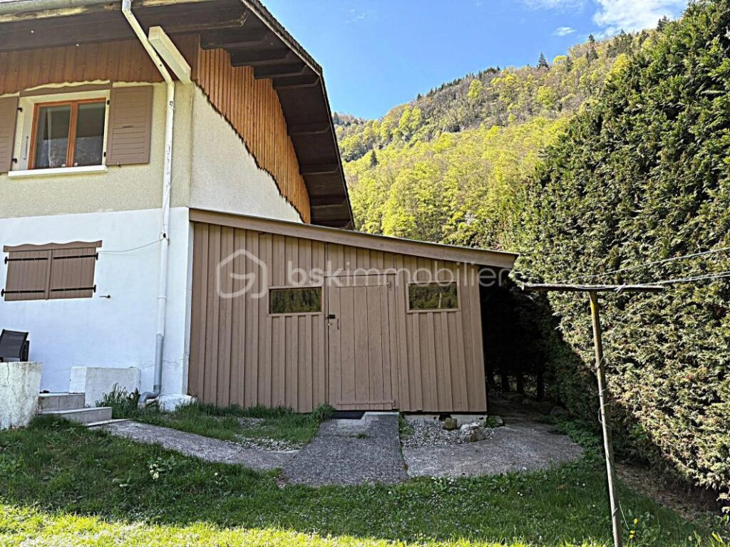 Invitation à l&rsquo;art de vivre au sein d&rsquo;un domaine entre ciel et montagnes ! – 7 pièces – 5 chambres – 134 m²