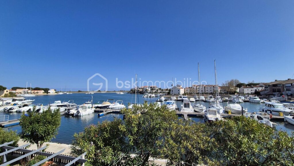 A VENDRE APPARTEMENT STUDIO CABINE DE 26M² A SAINT CYPRIEN PLAGE – LES CAPELLANS – PARKING PRIVE – PISCINE – PROCHE DE LA PLAGE ET DES COMMERCES – 1 pièce – NR chambres – 26 m²