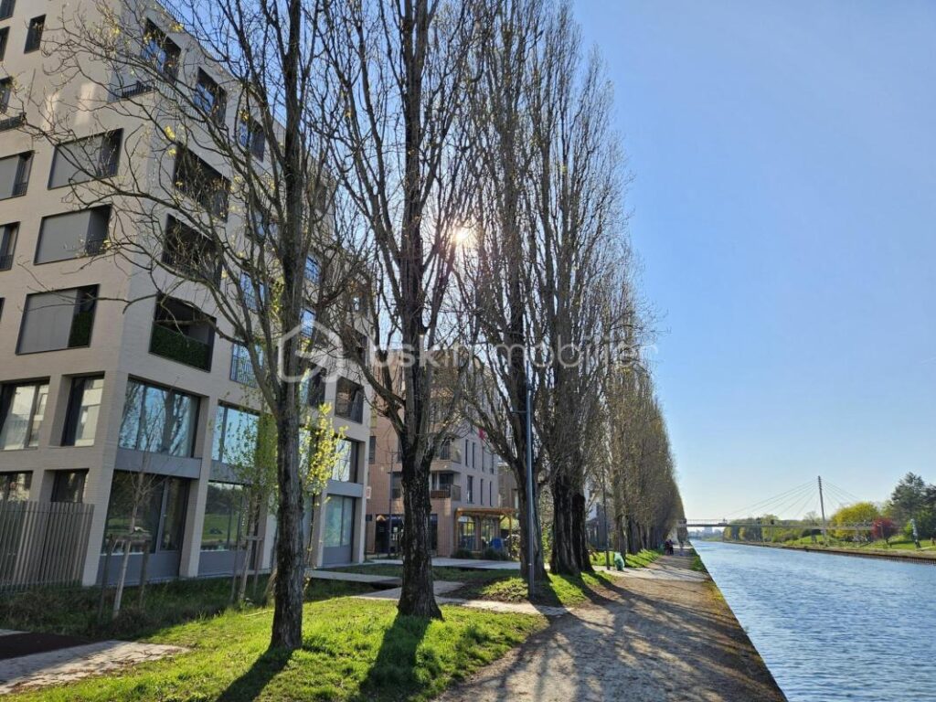 Appartement duplex dernier étage F5 vue Canal de l’Ourcq terrasses parking – 5 pièces – 4 chambres – 97 m²