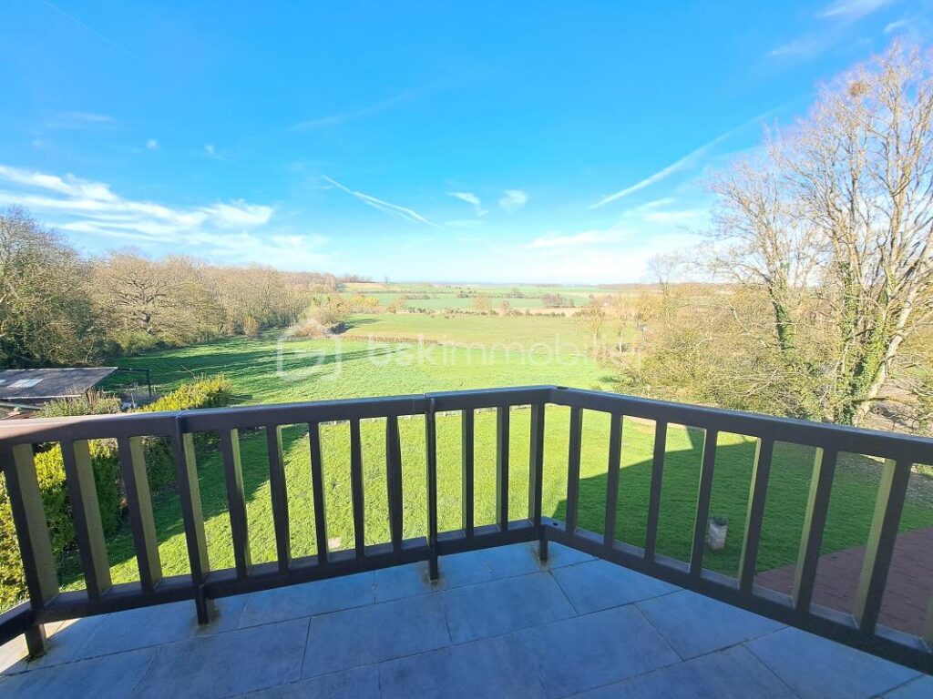 PROPRIETE DE CARACTETRE AVEC DEPENDANCE SUR ENVIRON 3750 M² DE TERRAIN DANS UN ENVIRONNEMENT CALME – 10 pièces – 7 chambres – 222 m²