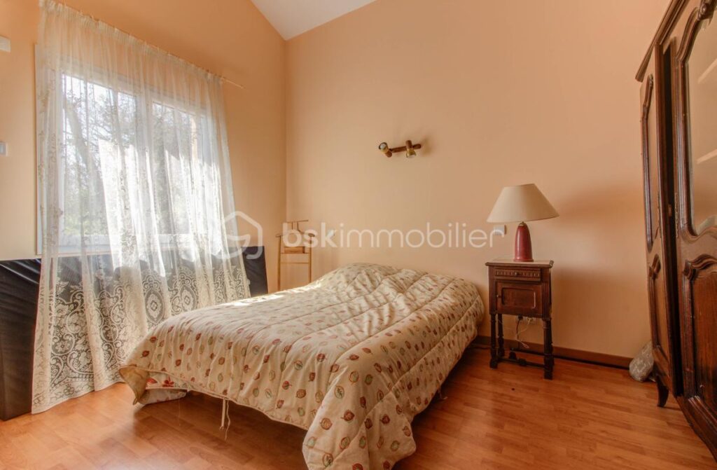 Vue panoramique 180° – Position dominante – À 15 min de Montélimar – 6 pièces – 4 chambres – 194 m²