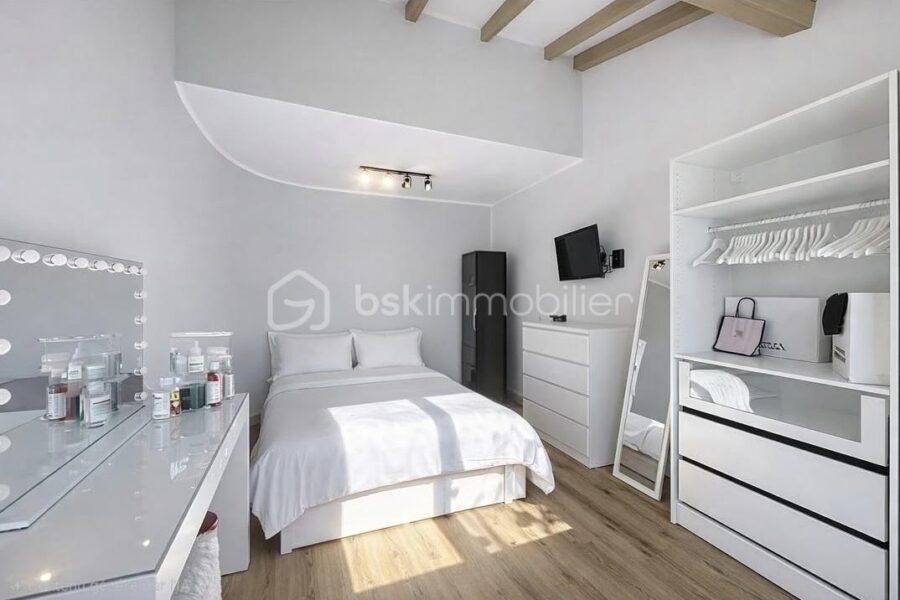 Maison à vendre à Roquefort les pins