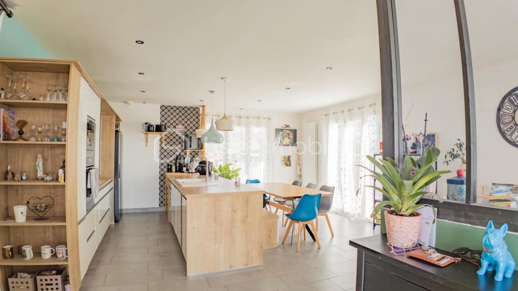 Maison traditionnelle récente avec vue idyllique benignoise – 4 pièces – 3 chambres – 98 m²