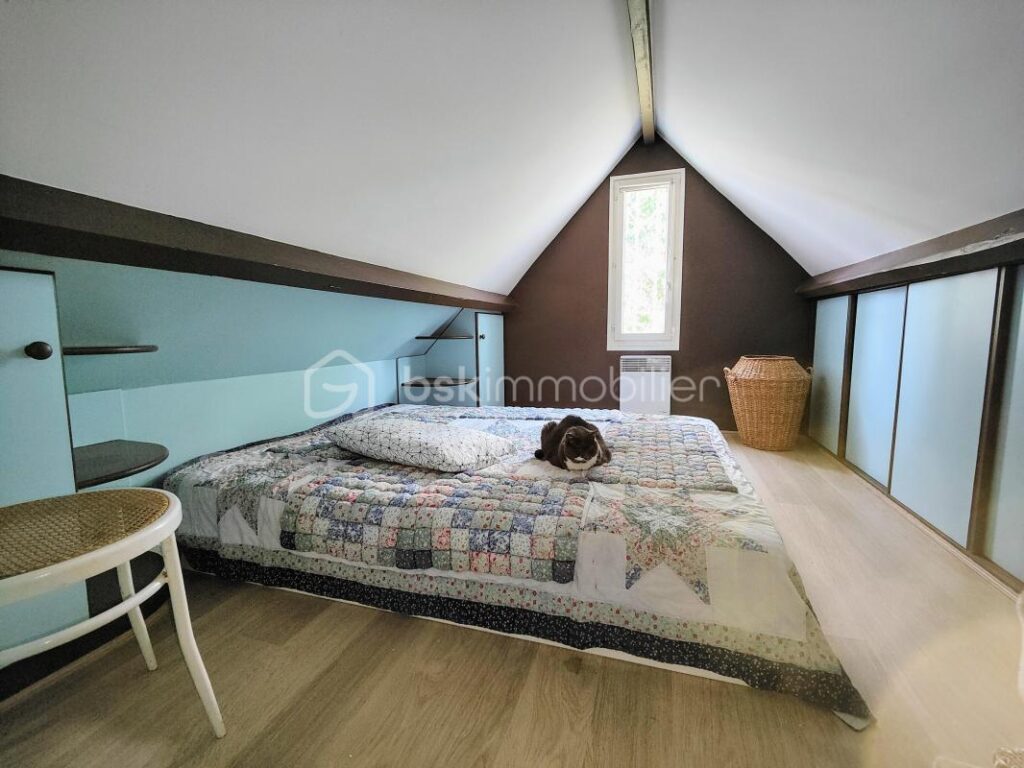 Au calme, grande maison familiale 6 ch av jardin clos arboré, terrasse et piscine couverte – 15 pièces – 6 chambres – 390 m²