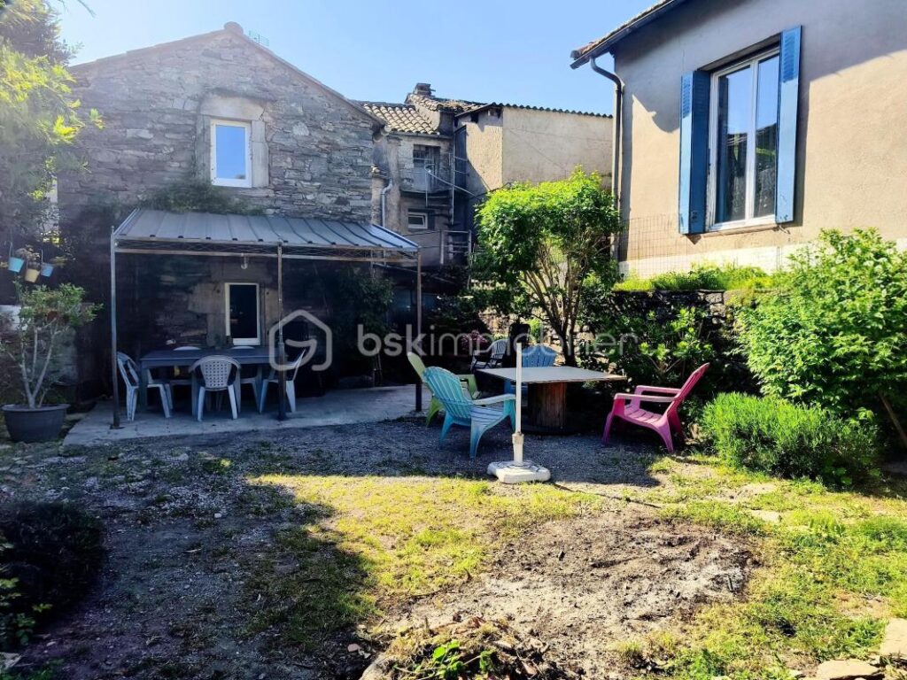 ✨ MAISON DE VILLAGE – 105 m² – 3 CHAMBRES – JARDIN – GARAGE ✨ – 5 pièces – 3 chambres – 105 m²