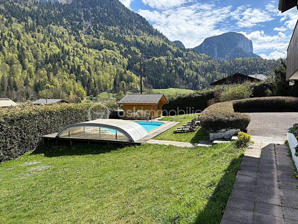 Invitation à l&rsquo;art de vivre au sein d&rsquo;un domaine entre ciel et montagnes ! – 7 pièces – 5 chambres – 134 m²