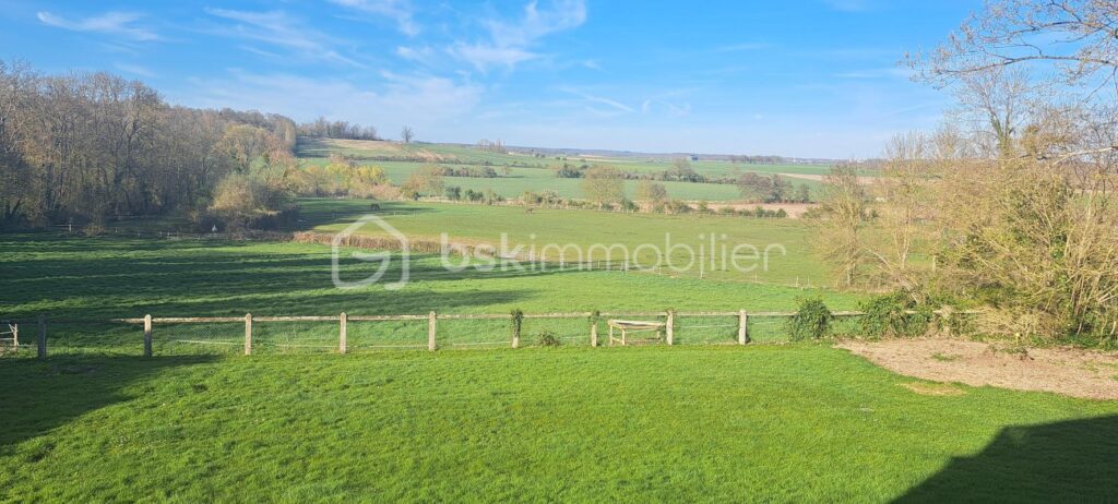 PROPRIETE DE CARACTETRE AVEC DEPENDANCE SUR ENVIRON 3750 M² DE TERRAIN DANS UN ENVIRONNEMENT CALME – 10 pièces – 7 chambres – 222 m²