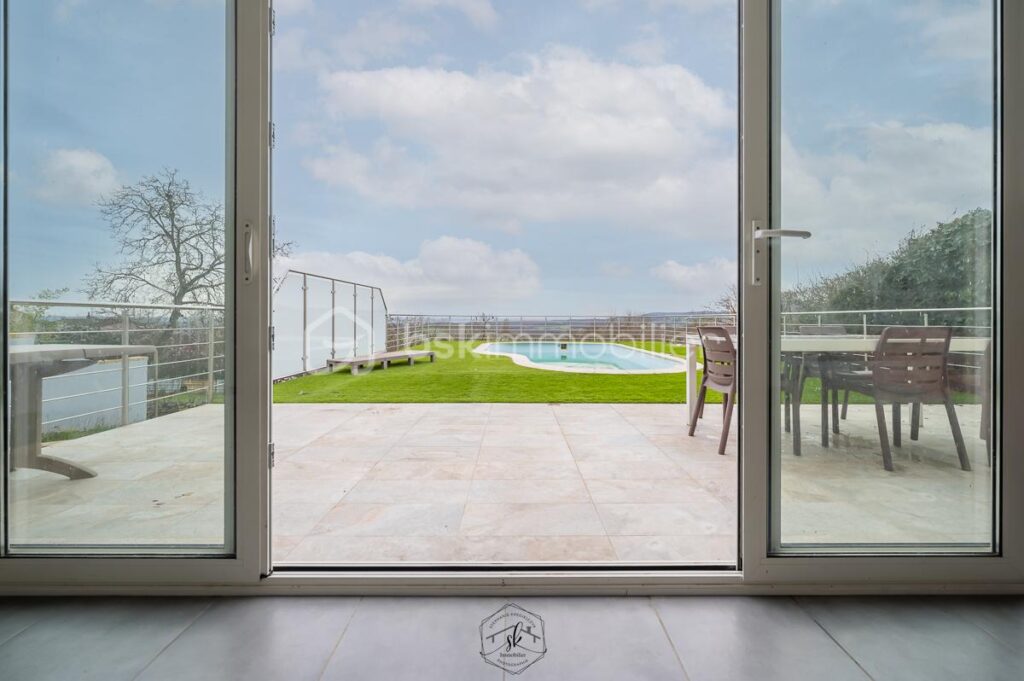 🏡 Maison 166 m² avec piscine et vue dégagée – Fèves – 8 pièces – 4 chambres – 166 m²