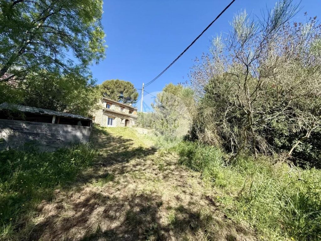 Lascours_Maison de type 3 91.08m² avec garage et dépendance sur 3000m² de terrain – 3 pièces – 2 chambres – 91 m²