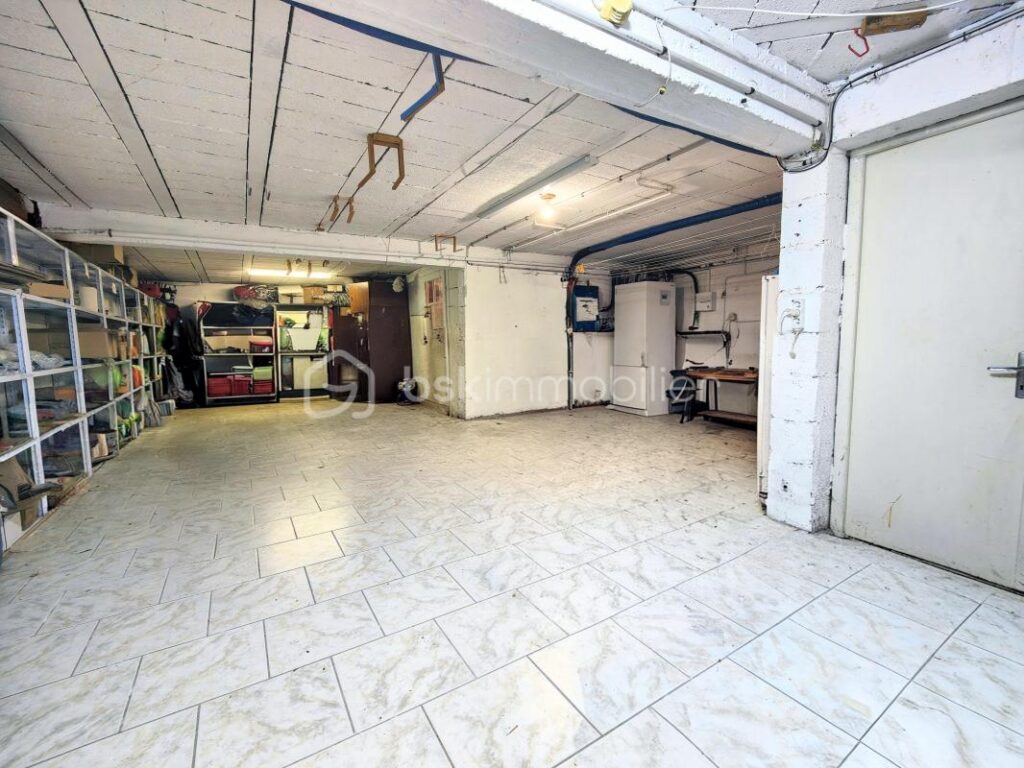 Belle maison familiale 5 ch dans un écrin boisé avec vue dégagée – 7 pièces – 5 chambres – 200 m²