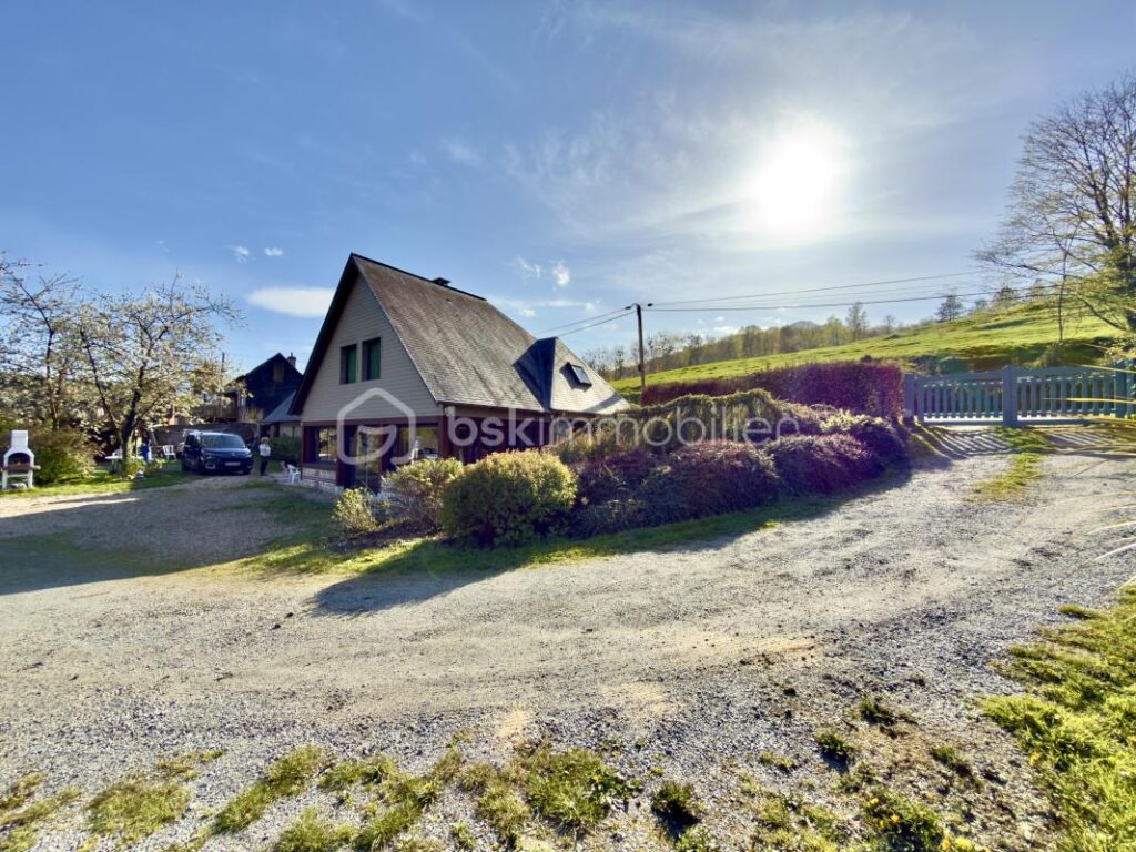 🏡 Maison pleine de charme 160 m² avec terrain exceptionnel de 5 500 m² – Rives-en-Seine – 8 pièces – 5 chambres – 160 m²