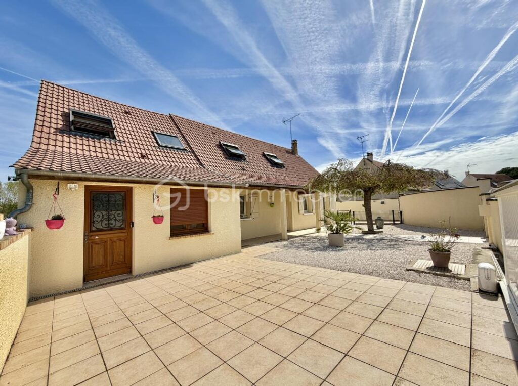 À vendre – Ensemble immobilier avec fort potentiel aux portes de Meaux, sur la commune de Poincy – 10 pièces – 8 chambres – 245 m²