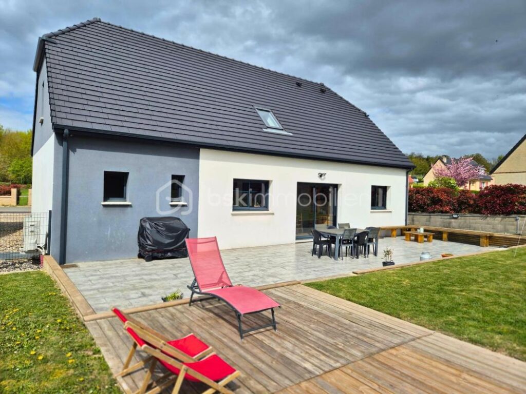 Exclusivité Maison contemporaine de 2018 – 154 m² – DPE A – Plain pied et Suite parentale – Terrain 1 139 m² – Garage – 6 pièces – 5 chambres – 154 m²