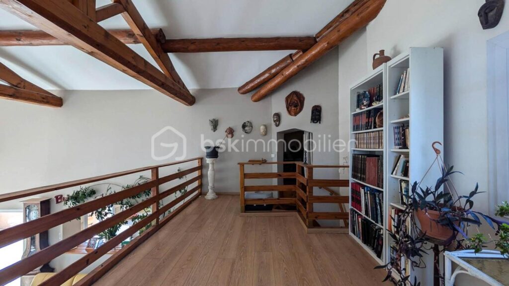 Vue panoramique 180° – Position dominante – À 15 min de Montélimar – 6 pièces – 4 chambres – 194 m²