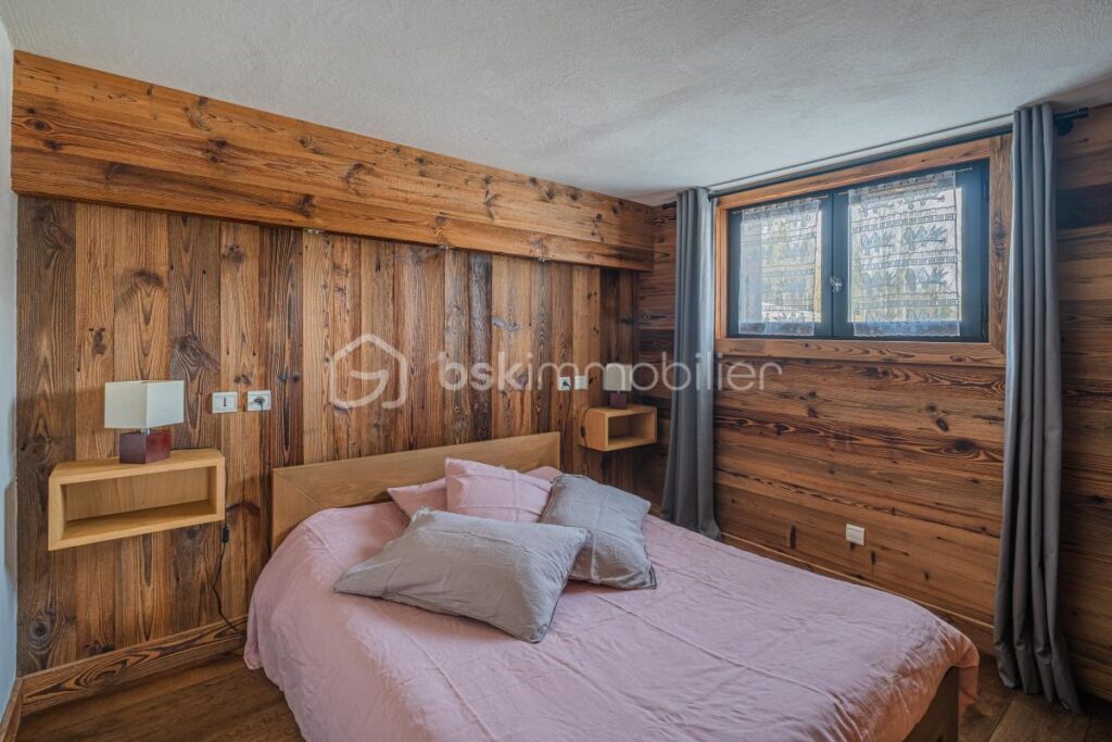 MEGEVE- CHALET FAMILIAL AU COEUR D’UN HAMEAU HISTORIQUE – 12 pièces – 7 chambres – 243 m²
