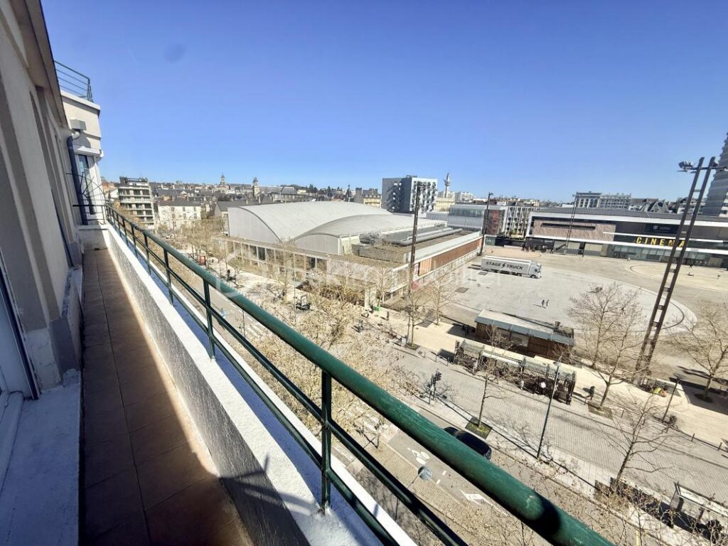 🏙️ Appartement 5 pièces – 86 m² – Centre-ville de Rennes VUE A 180° Au 6ᵉ étage avec ascenseur – 4 pièces – 2 chambres – 86 m²