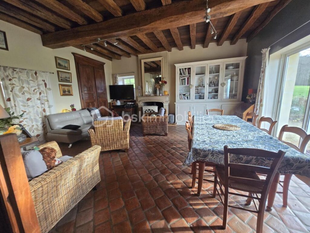 Magnifique Corps de Ferme de 188 m² à Chaulgnes – 5 pièces – 4 chambres – 188 m²