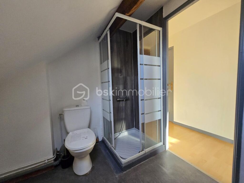 Magnifique Maison de village de 133m² à Saint Léger des Vignes – 6 pièces – 5 chambres – 133 m²