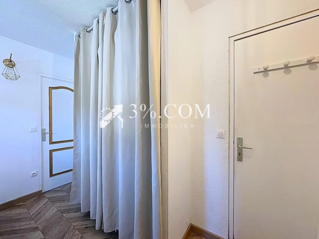 Appartement 2 pièces, balcon, vue port & place de parking, R – 2 pièces – 1 chambre – 24 m²