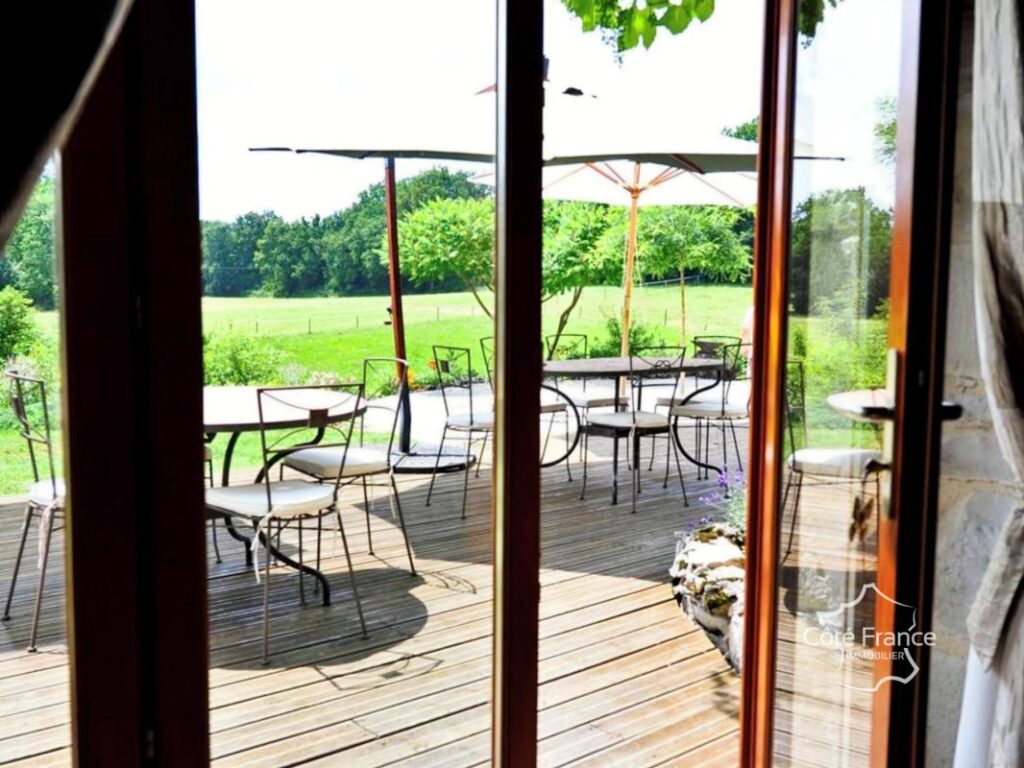 Domaine de prestige: 5 hectares avec maison rénovée, chambre – 12 pièces – 6 chambres – 394 m²