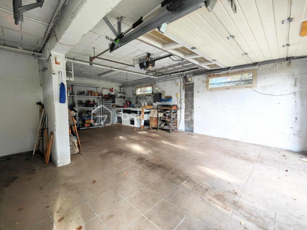 Belle maison familiale 5 ch dans un écrin boisé avec vue dégagée – 7 pièces – 5 chambres – 200 m²