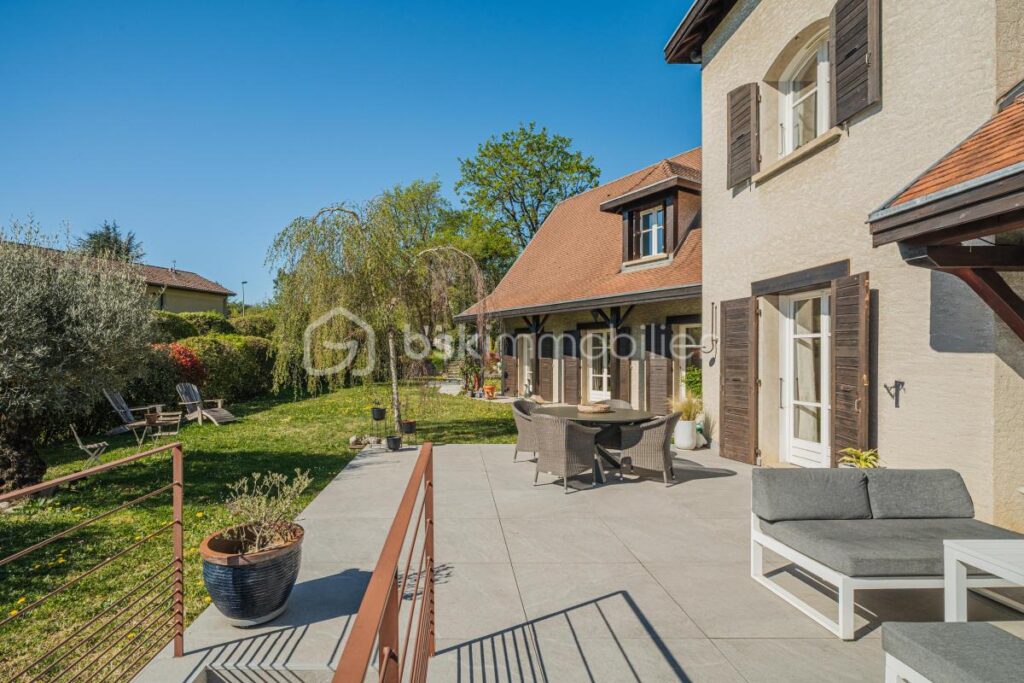 ***EXCLUSIVITÉ À BERNIN : LA VILLA FAMILIALE 7 PIECES PAR EXCELLENCE – ÉLÉGANCE & PANORAMA – 7 pièces – 4 chambres – 213 m²