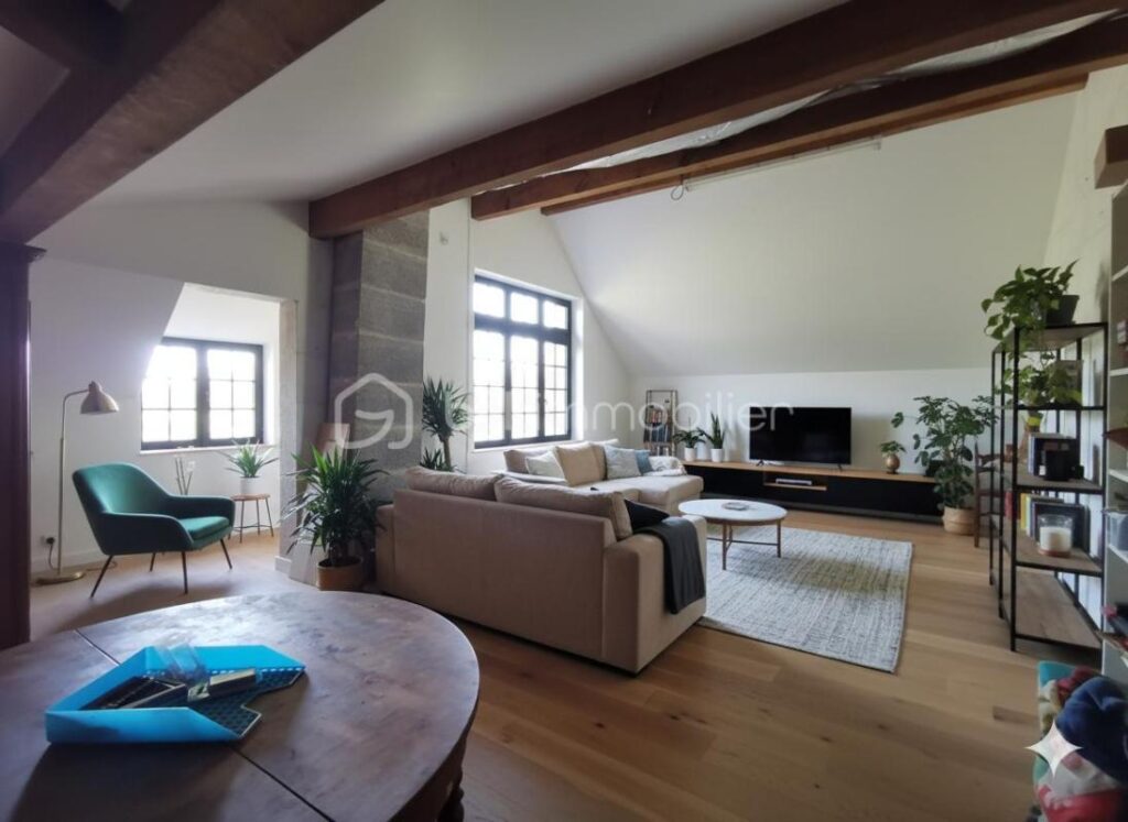 Grande maison familliale – propriété équestre – 6 pièces – 4 chambres – 128 m²